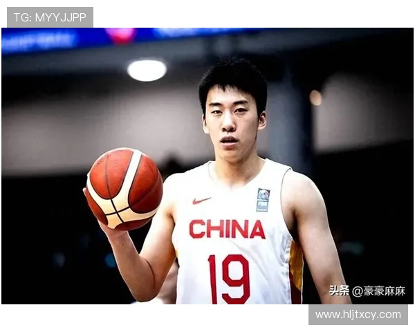 周鹏的篮球传奇之路:从青涩少年到赛场巨星的成长历程与心路历程 周鹏的篮球传奇之路:从青涩少年到赛场巨星的成长历程与心路历程